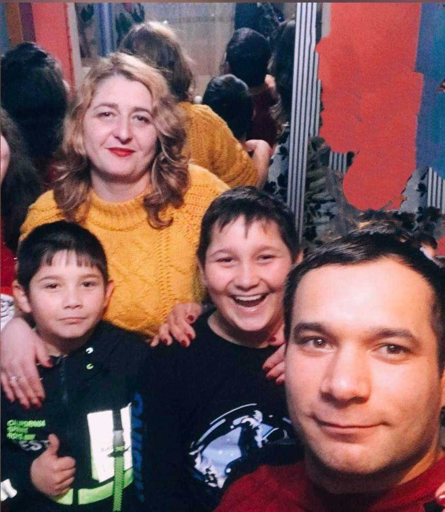 Oana Hisi Familie